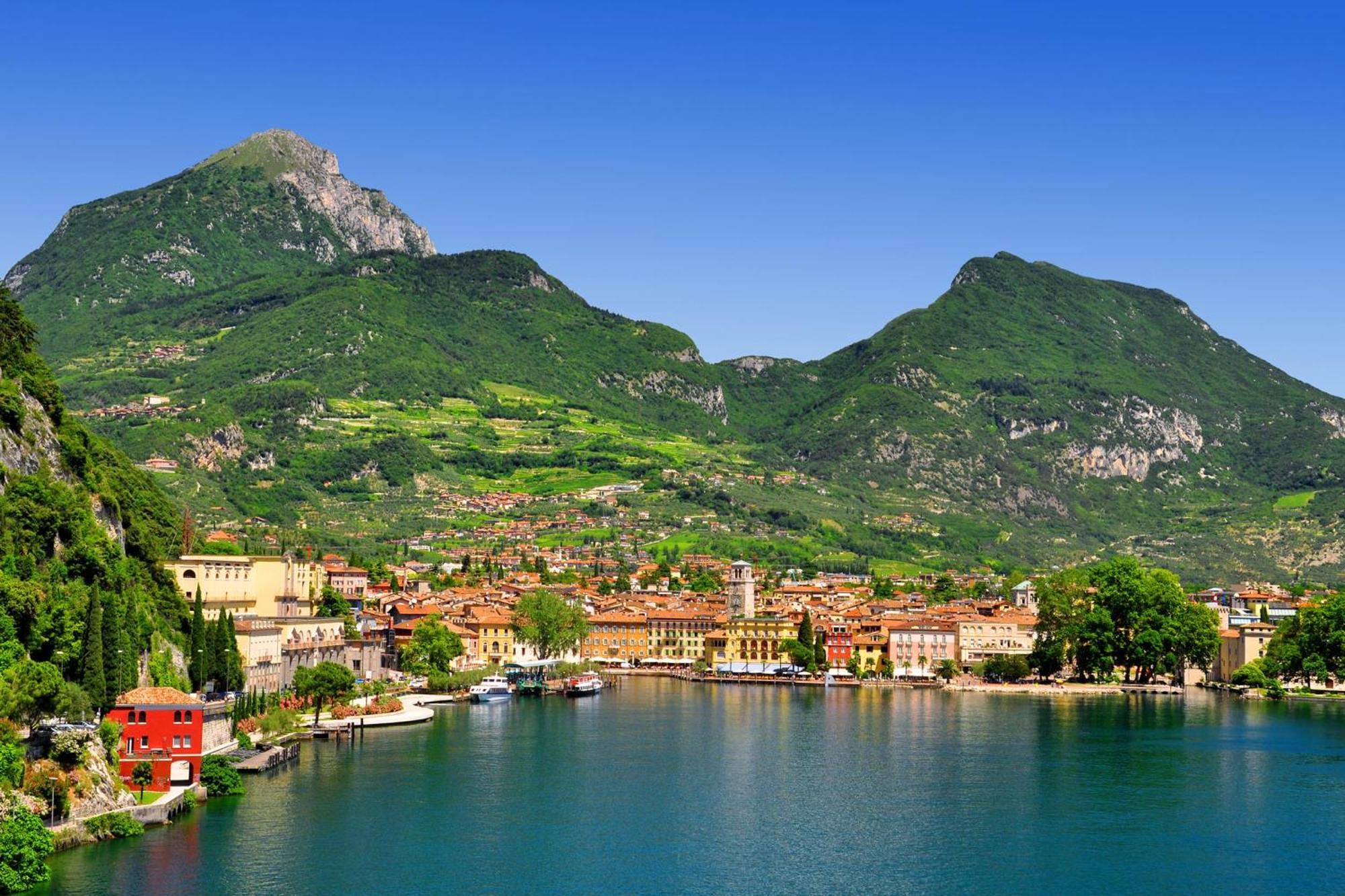 Nido Sui Tetti Di Riva Del Garda - Happy Rentals Zewnętrze zdjęcie
