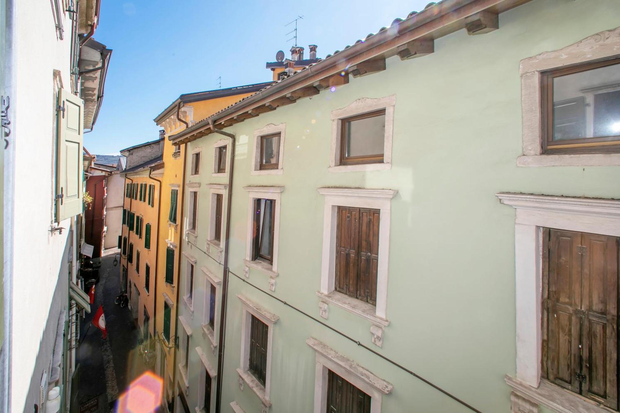 Nido Sui Tetti Di Riva Del Garda - Happy Rentals Zewnętrze zdjęcie